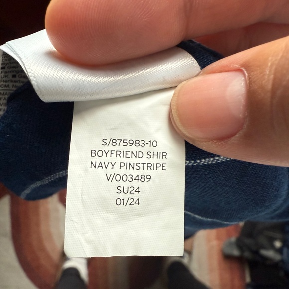 *ISO* Gap Boyfriend Linen Button Down Navy Pinstripe Size XL - Picture 3 of 3